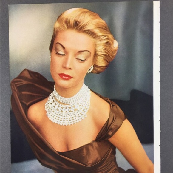 ! 1 Page/2 Sides VTG 1951 Photo Book, Models in Sun Hat, Diamonds & Brown Silk - Picture 2 of 4